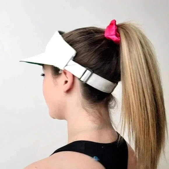 Vintage 90s PRO Mickey Mouse Tennis Sun Visor - Picture 9 of 10